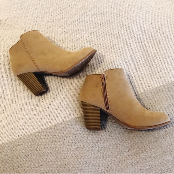 Old Navy Shoes - ❄️❄️ Old Navy Suede Booties